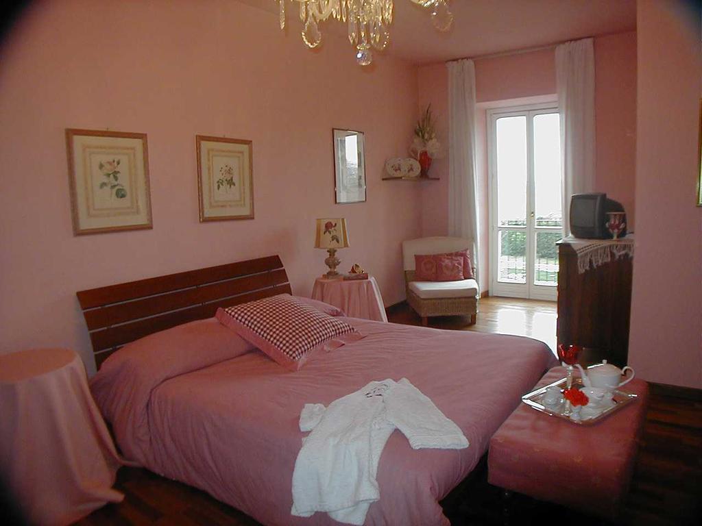 Torre Dei Frati Bed & Breakfast Fossano Chambre photo