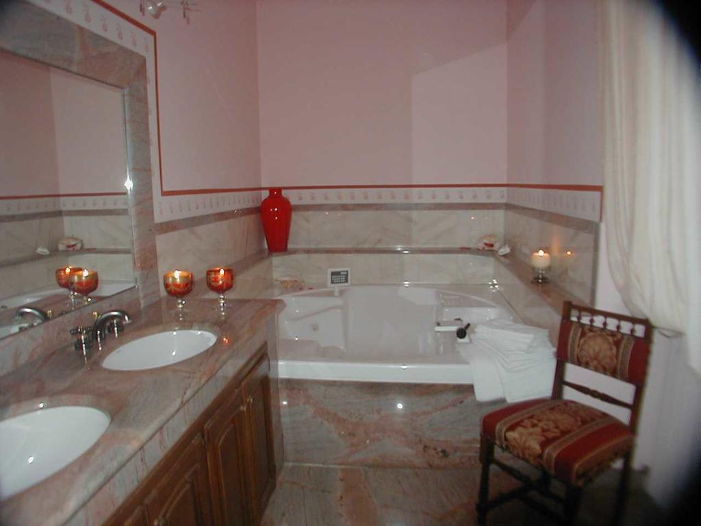 Torre Dei Frati Bed & Breakfast Fossano Chambre photo